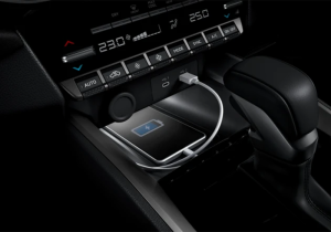 Charging Port di Baris Pertama